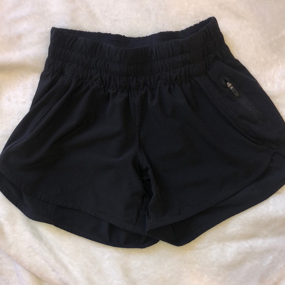 Lululemon tracker shorts 4”